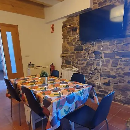 Chalet T-rex