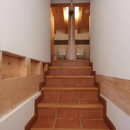 T-rex Chalet Bretun